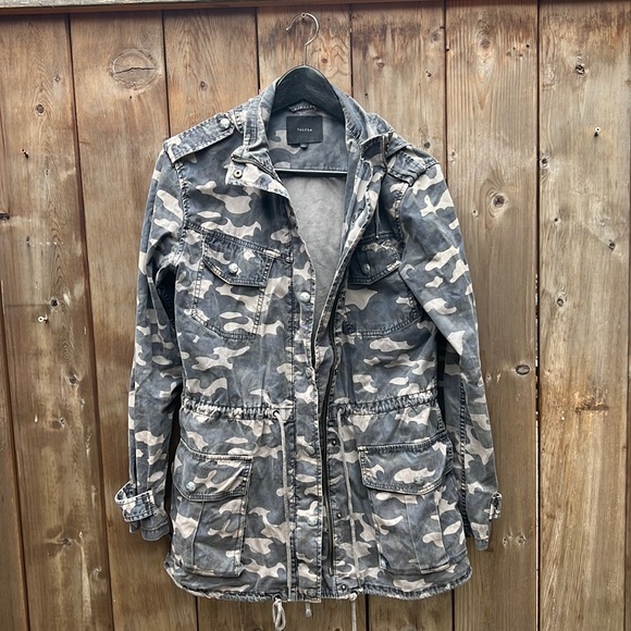 Aritzia Camo Coat Trooper Utility Hooded Drawcord Hoodie - Picture 1 of 8